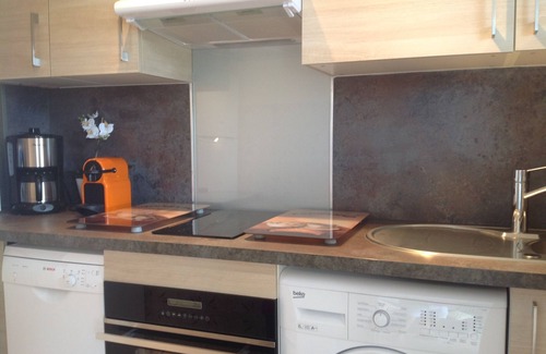 Cannes Apartment | STUDIO 40 m2 Quartier Suquet, all within walking distance, Wifi, air conditioning, terrace, parking