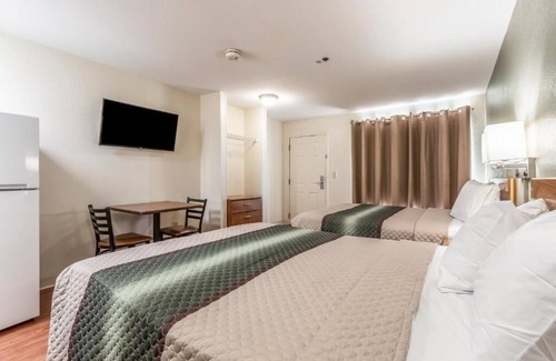 Maryvale Hotel | Studio 51 Extended Stay Hotel