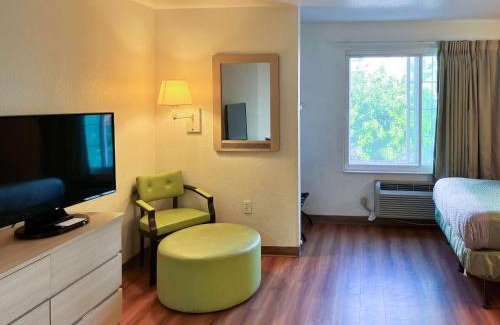 Belmont Hotel | Studio 6 Belmont, CA San Francisco Redwood