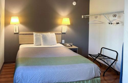 Belmont Hotel | Studio 6 Belmont, CA San Francisco Redwood