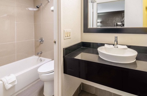 Fort Worth Hotel | Studio 6 Fort Worth, TX - West Medical Center