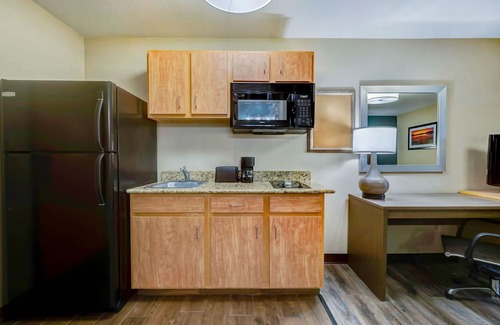 Lenexa Hotel | Studio 6 Lenexa, KS - Overland Park