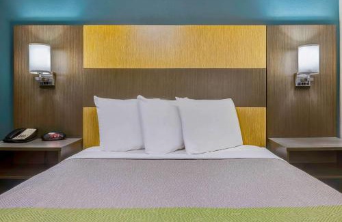 Lenexa Hotel | Studio 6 Lenexa - Overland Park