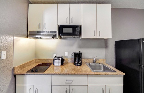 Midwest City Hotel | Studio 6 Midwest City, OK - Oklahoma City