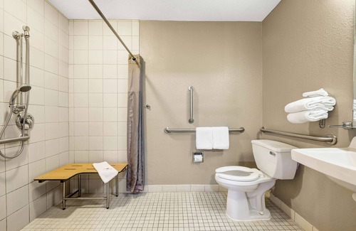 Mountlake Terrace Hotel | Studio 6 Mountlake Terrace, WA - Seattle