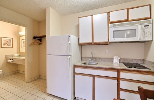 Plano Hotel | Studio 6 Plano, TX - Dallas - Plano Medical Center