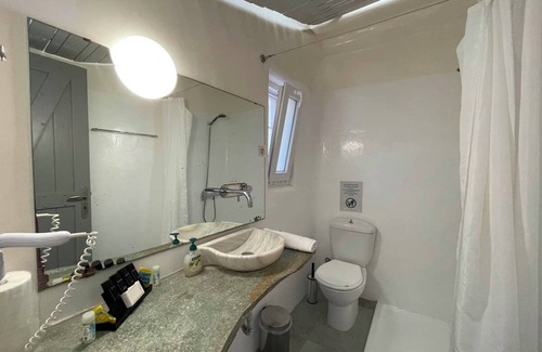 Paradise Hotel | Studio 6 - Sea View, Shared Infinity Pool, Bar, Outdoor Gym, 4' from beach
