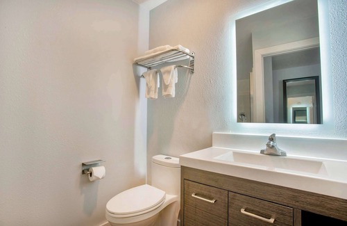 Albany Hotel | Studio 6 Suites Albany, OR
