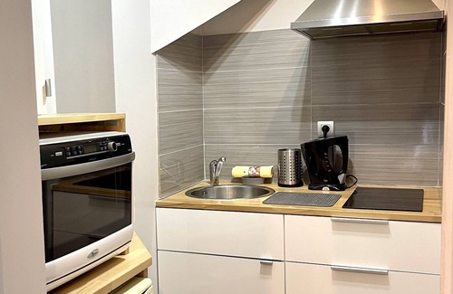 Brison-Saint-Innocent Apartment | Studio Au fil de l'eau