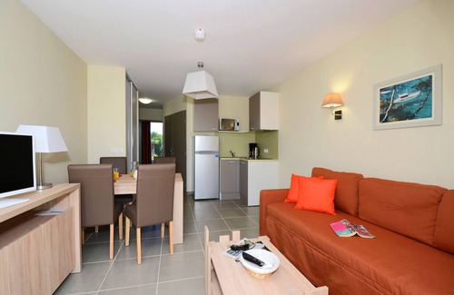 Salleles-d'Aude Apartment | Studio Abordable et Spacieux | Terrain de Tennis!