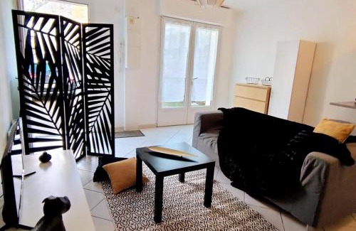 Etampes Apartment | Studio agreable RDC sur ETAMPES - Rickhoss Home