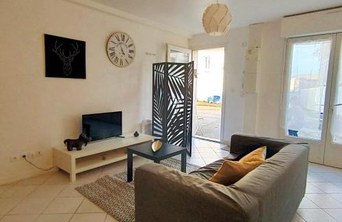 Etampes Apartment | Studio agreable RDC sur ETAMPES - Rickhoss Home