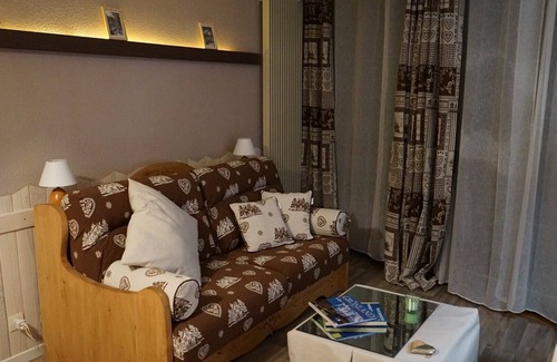 Villard-de-Lans Apartment | STUDIO APARTMENT SLEEPS 4, BALCONY, HEART OF RESORT, ALL COMFORTS