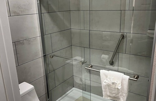 Greenacres Apartment | Studio Apartment - 2 Double Beds