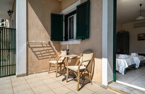 Kateleios Apartment | Studio Apartment "Anemona 1" with Shared Pool & Wi-Fi