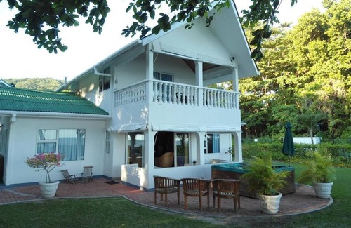 Grand Anse House | Studio Apartment - Angeline