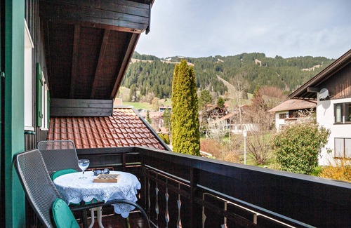 Bolsterlang Apartment | Studio Apartment 'Appartement Braun 3' with Mountain View, Balcony and Wi-Fi