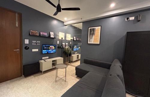 Thane West Apartment | Studio Apartment at Hiranandani estate - London Theme