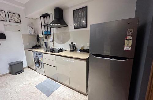 Thane West Apartment | Studio Apartment at Hiranandani estate - London Theme