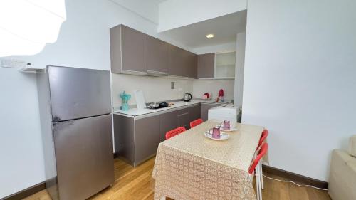 Chow Kit Apartment | Studio apartment at Regalia Residence The Sky pool suites