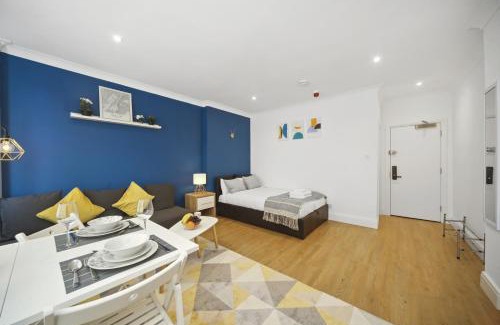 Portsoken Apartment | Studio Apartment by Homely Stays