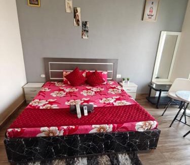 Greater Noida Bed & Breakfast | Studio apartment by La Valentino