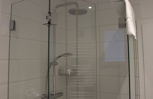 Loerrach Apartment | Studio Apartment 'Casa Stetten' with Shared Terrace and Wi-Fi