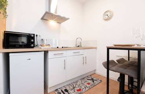 Lorient Apartment | Studio Apartment '- Centre - Gare - Fibre' with Wi-Fi