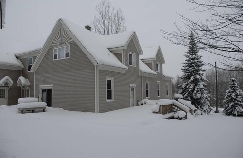 Boyne City Apartment | Studio apartment close to Boyne Mountain with 2 addl bedrooms sleeps 6