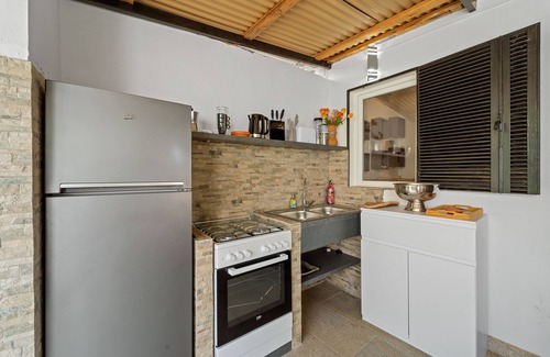 Sarroch Apartment | Studio Apartment 'Dependance Villa Matteo' with Sea View, Wi-Fi and Air Conditioning