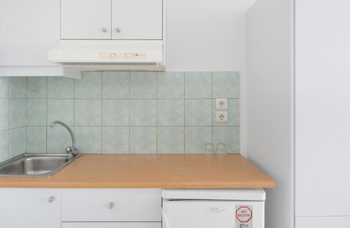 Kardamena Apartment | Studio Apartment 'Evripides Triple Room 1' with Shared Pool, Shared Garden and Air Conditioning