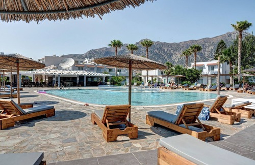 Kardamena Apartment | Studio Apartment 'Evripides Triple Room 1' with Shared Pool, Shared Garden and Air Conditioning