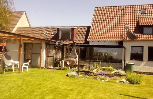 Dranske Apartment | Studio Apartment 'Ferienwohnungen Hiddenseeblick 3' with Sea View, Shared Terrace and Wi-Fi