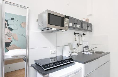 Friedrichshain Apartment | Studio Apartment for 3