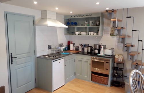 Saint-Ouen-La-Rouerie Apartment | Studio Apartment for 2 - Adults Only. 30 minutes from Mont Saint Michel