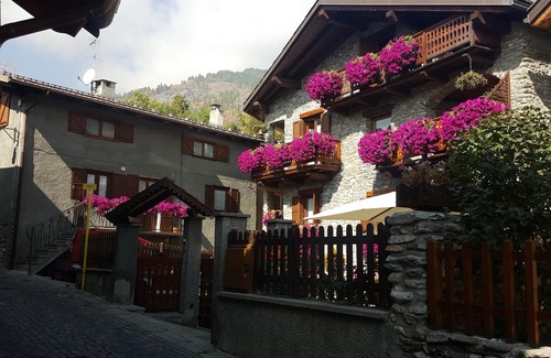Bardonecchia Apartment | Studio Apartment in Historic Centre 20mtrs from free ski bus