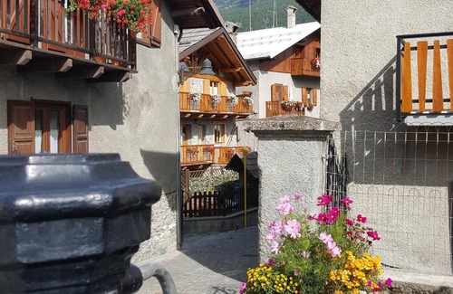 Bardonecchia Apartment | Studio Apartment in Historic Centre 20mtrs from free ski bus