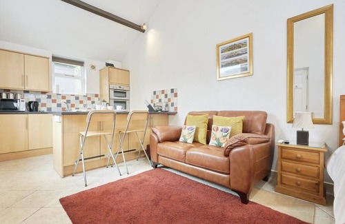 Keswick Apartment | Studio apartment In Central Keswick, With Patio Area