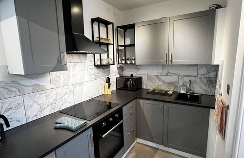 Kew Apartment | Studio Apartment in Kew