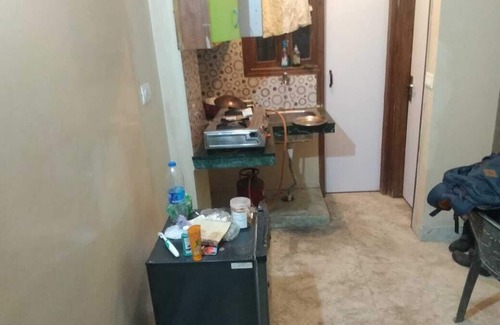 Malviya Nagar Apartment | Studio apartment overlooking Select City Walk Mall