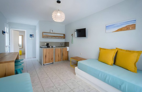 Gavrio Apartment | Studio Apartment 'Irene 11 Superior Triple 4' with Sea View, Wi-Fi and Air Conditioning