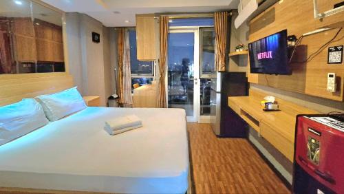 Old Jakarta Apartment | Studio Apartment JiExpo Kemayoran View -Min Stay 3 nights-