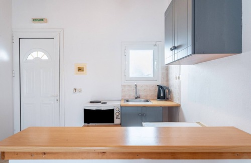Kavos Apartment | Studio Apartment 'Kavos Panorama 111' with Sea View, Wi-Fi
