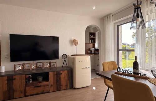Oy-Mittelberg Apartment | Studio Apartment 'Landliebe Mit Seenähe Und Innenpool' with Mountain View, Private Terrace and Wi-Fi