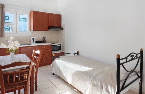 Merichas Apartment | Studio Apartment 'Merichas 7 Irida' with Mountain View, Wi-Fi and Air Conditioning