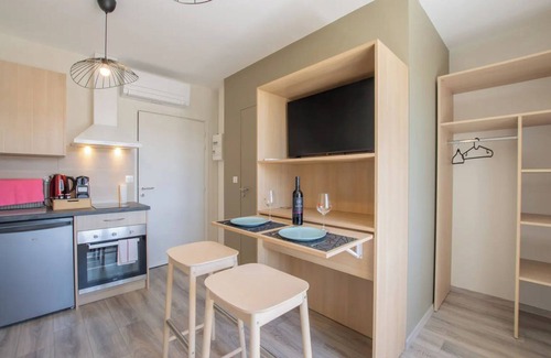 Ruoms Apartment | Studio Apartment 'Merlot' with Wi-Fi and Air Conditioning