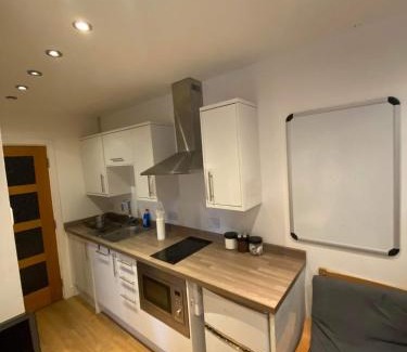 Banstead Apartment | Studio apartment near Sutton, Croydon