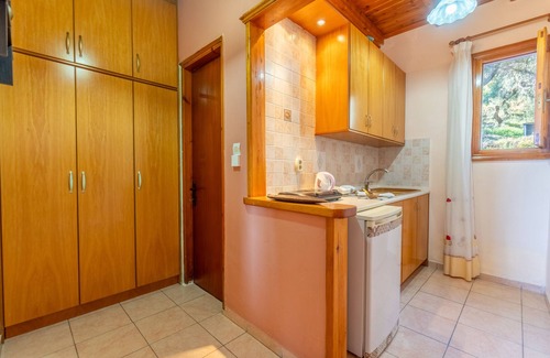 Lakones Apartment | Studio Apartment 'One Bedroom Apartment Vasillis' with Balcony, Wi-Fi and Air Conditioning