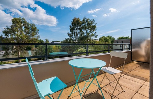 Vannes Apartment | Studio Apartment 'Proche Du Port De Vannes' with Private Terrace, Balcony and Wi-Fi
