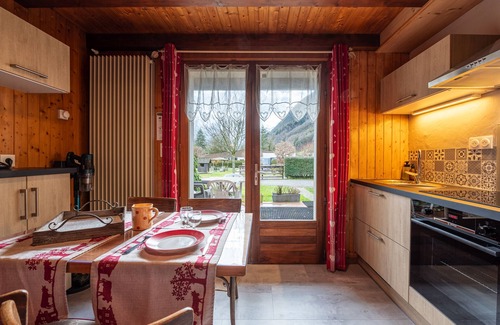 Thones Apartment | Studio Apartment 'Sabot De Vénus' with Mountain View, Private Terrace and Wi-Fi
